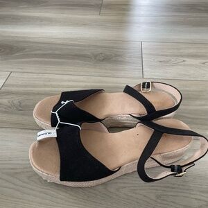 NWT Old Navy Black Wedge Heel Ankle Strap Open Toe Espadrille Sandal Size 10